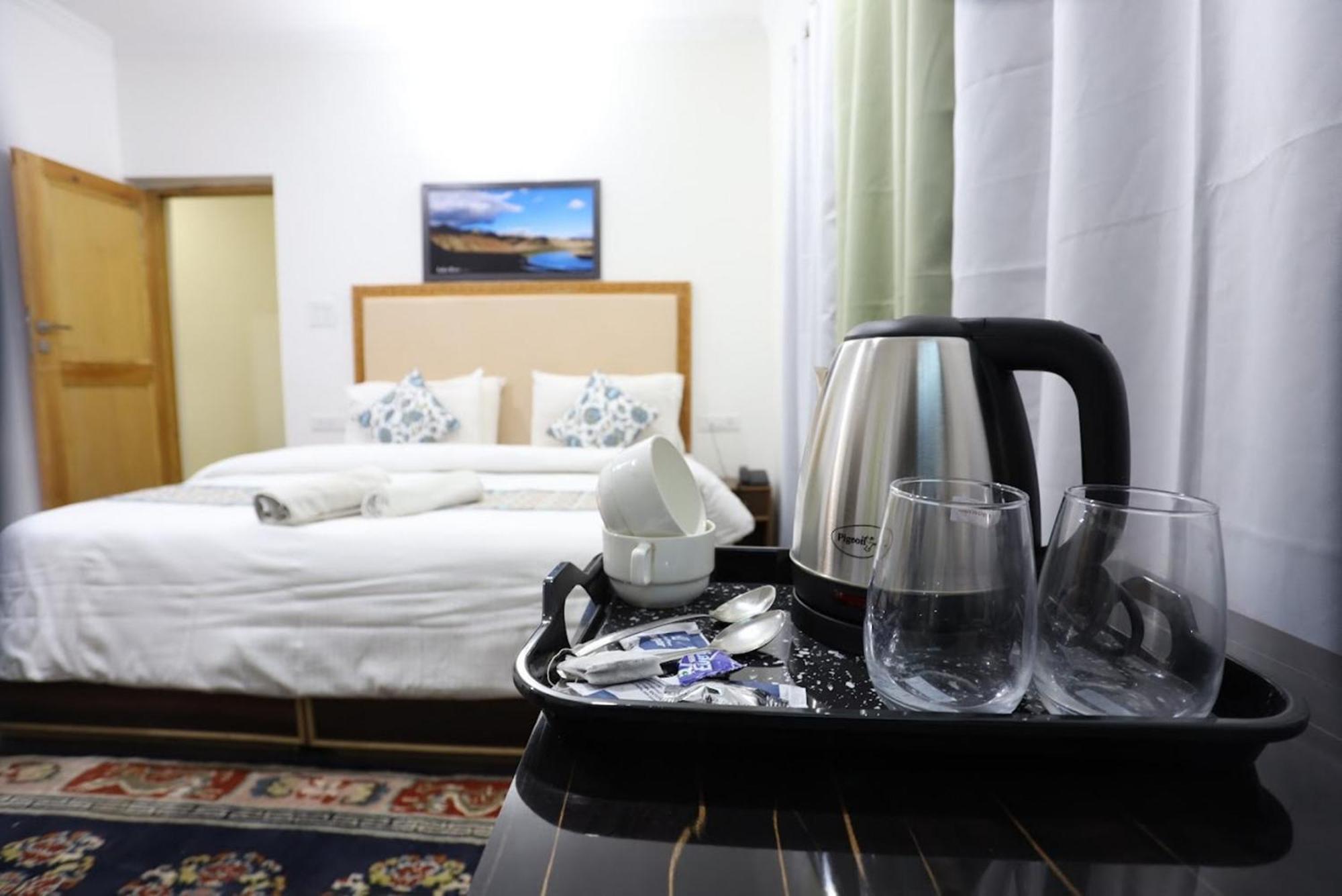 Tih Hotel Jorchung เลห์ ภายนอก รูปภาพ
